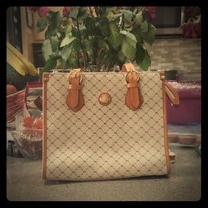Rioni handbag